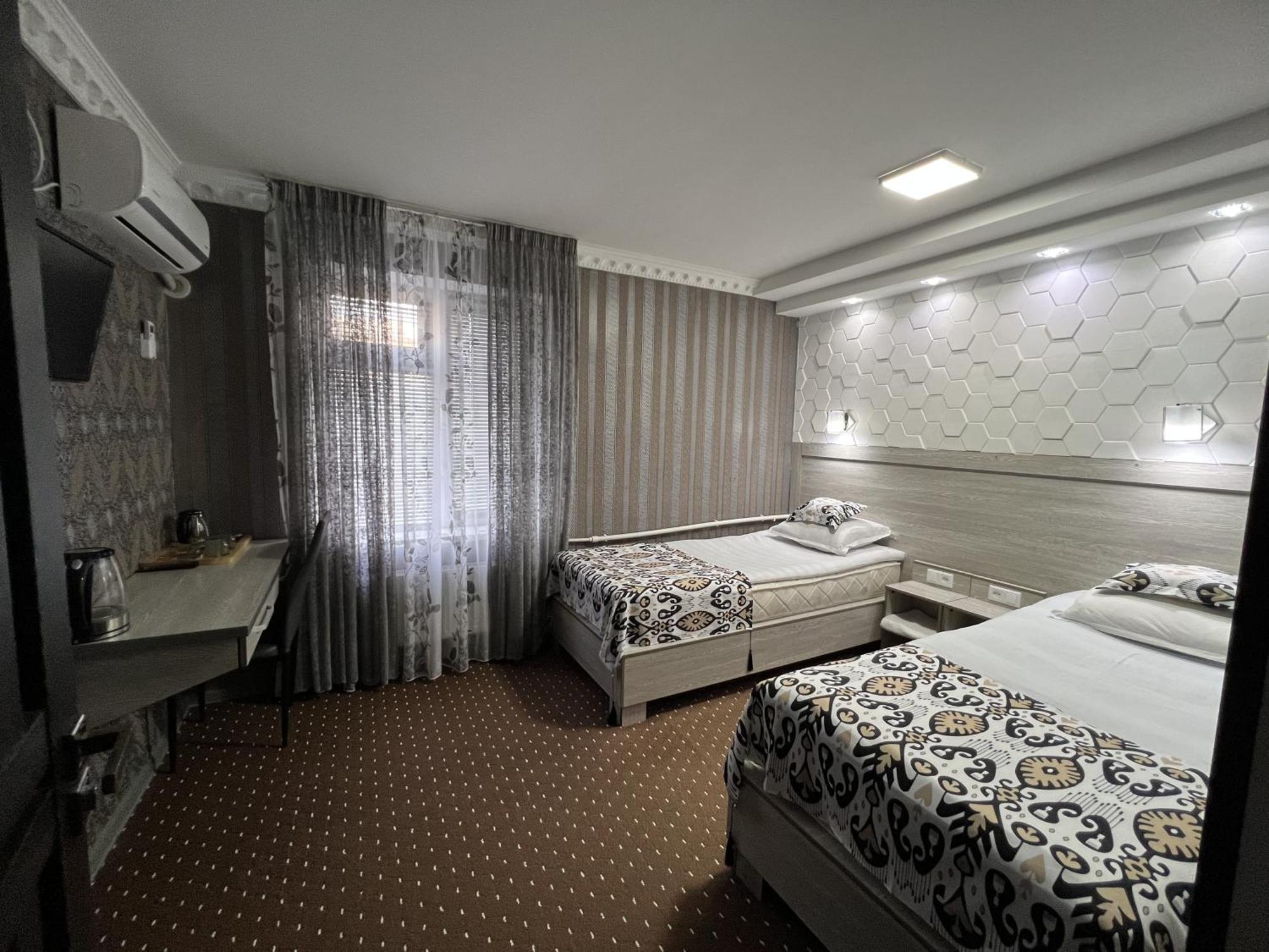 Status House Hotel Fergana Exterior photo
