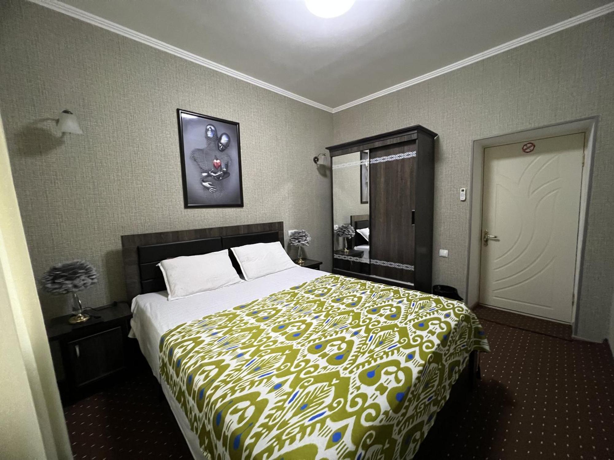 Status House Hotel Fergana Exterior photo