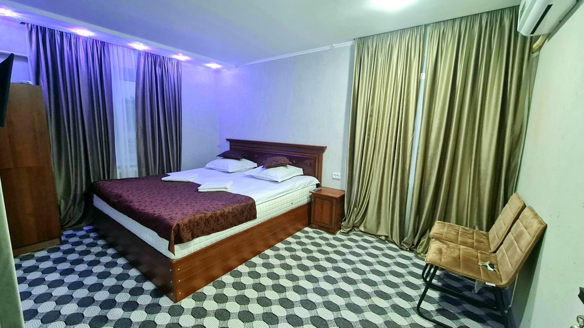 Status House Hotel Fergana Exterior photo